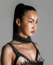 HELIOS Large Optical 4D Choker in Jet Black