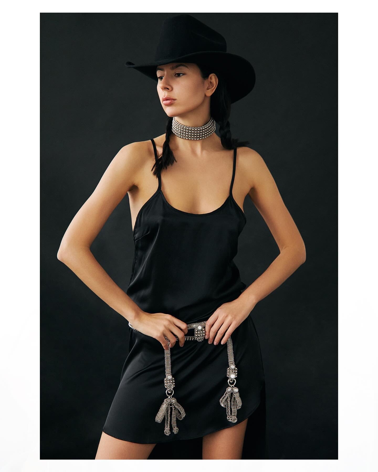 Celestial Column Choker - 2 Color Variants