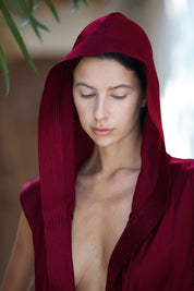 Tamoe Silk Blend Hooded Robe in Burgundy