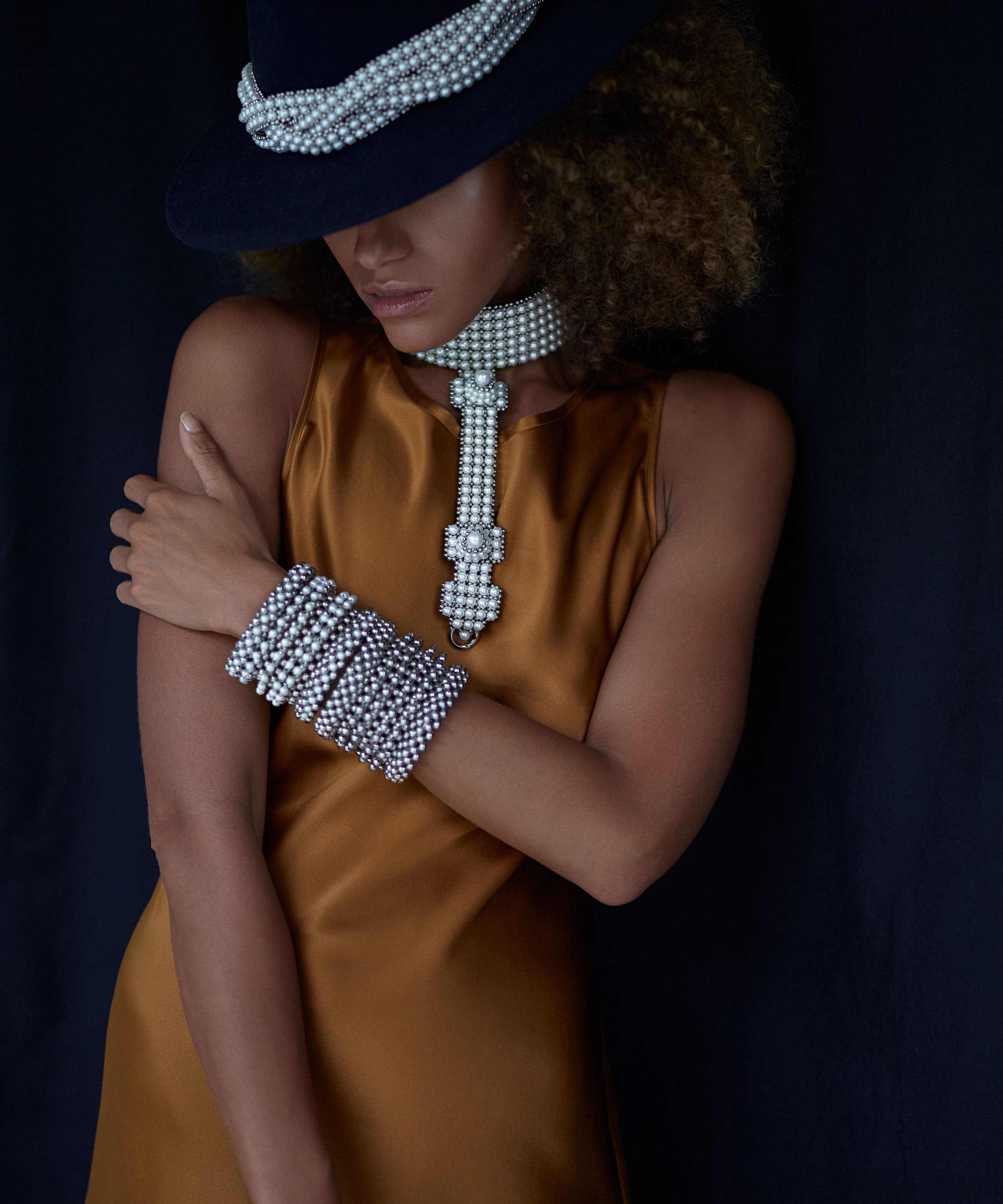 elohim_t-choker-cuffs-pear.jpg
